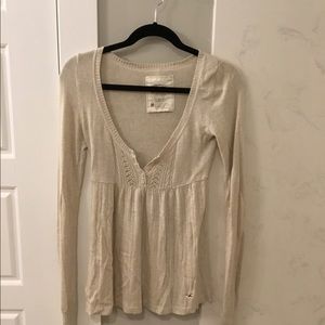 Hollister sweater size medium
